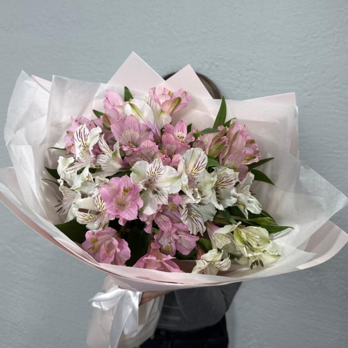 Букет из микс альстромерий белых и розовых